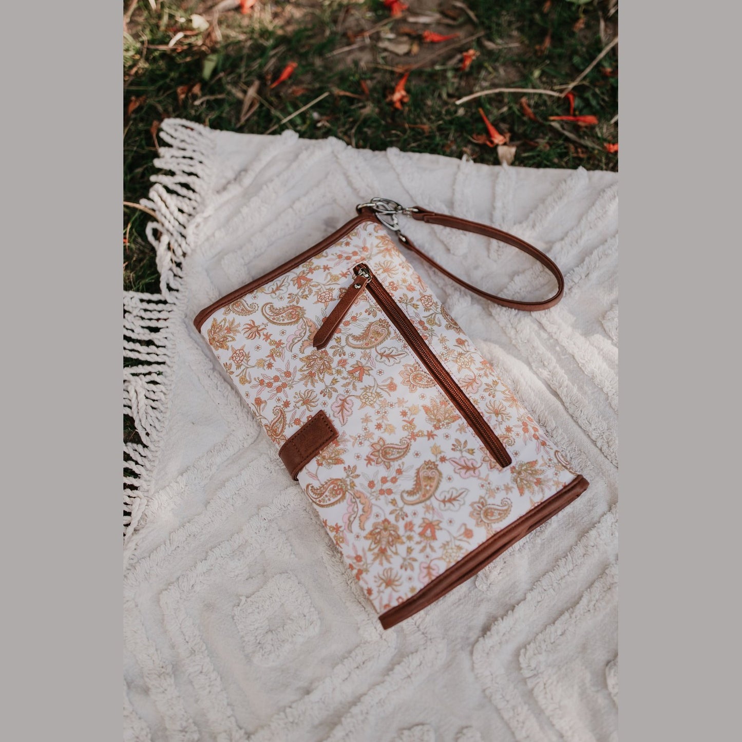 OiOi Change Mat Clutch - Peach Paisley/Tan