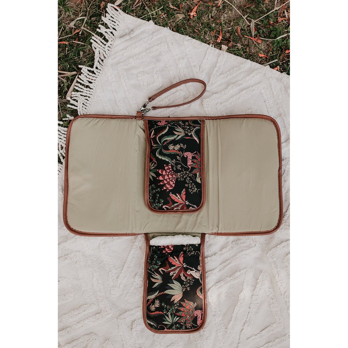 OiOi Change Mat Clutch - Jungle Black/Tan