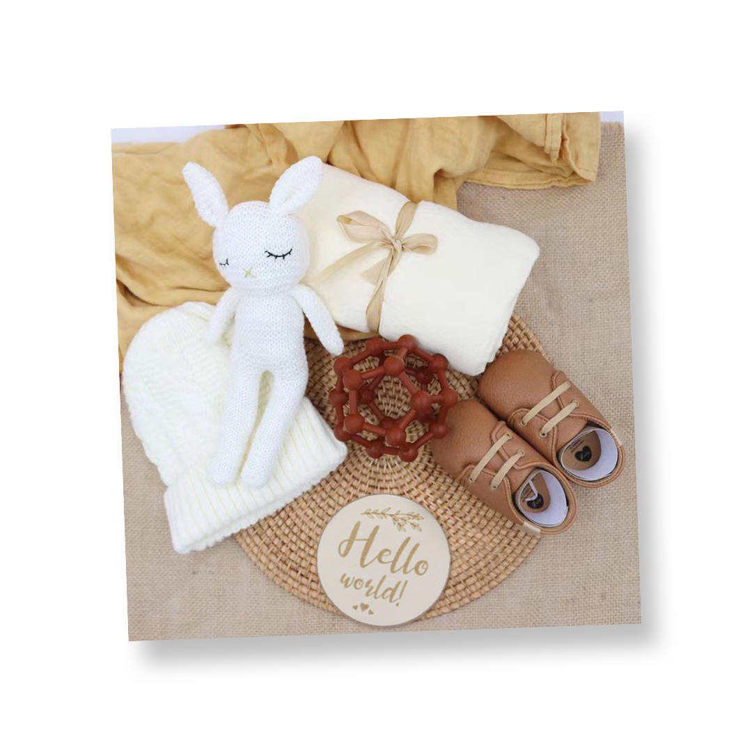 Atlas baby gift box set.